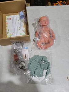 lot 9487 image: Realistic Lifelike Reborn Baby Dolls Full Body Silicone Newborn Baby