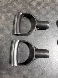 lot 7008 image: Metal D-Ring Handles Set of 2 - Retail $15