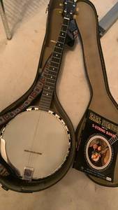 lot 1021 image: Iida 5-String Banjo Model 223 located in basement