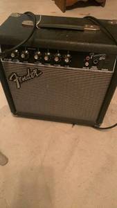 lot 1025 image: Fender Frontman 15G Guitar Amplifier located in basement