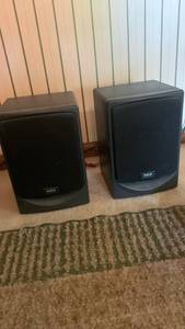 lot 1112 image: RCA speakers 12 inches tall