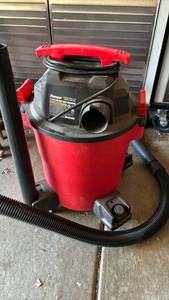 lot 2011 image: Bauer 5 Gallon Wet Dry Shop Vacuum