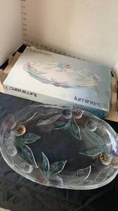 lot 2121 image: Luminarc Chataignier Glass Platter