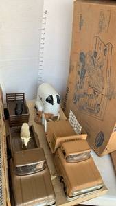 lot 2135 image: Tonka Farm Set with Original Box