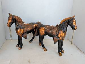 lot 2247 image: Vintage copper 1950s cast metal horse figurines