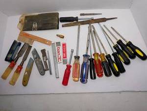 lot 2305 image: Mixed Lot of Craftsman and Stanley Hand Tools