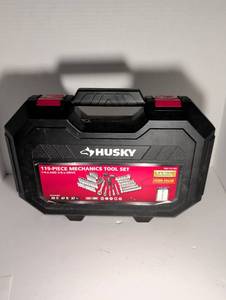 lot 2319 image: Husky 119-Piece Mechanics Tool Set