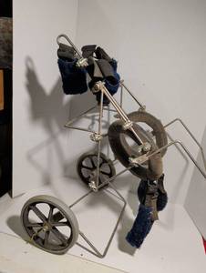 lot 2333 image: K-9 Cart dog wheelchair