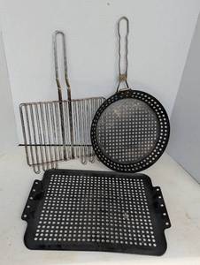 lot 2358 image: BBQ Grill Accessories Set - Metal Cooking Grid and Perforated Pans