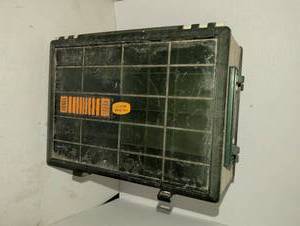 lot 2363 image: Rebel 450 Fishing Tackle Box with Assorted Lures