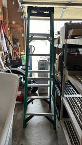 lot 2418 image: 6 foot aluminum ladder