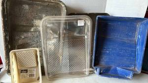 lot 3007 image: Painting trays