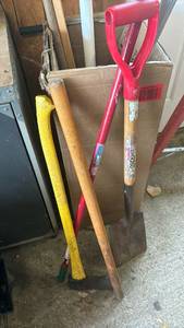 lot 3028 image: Shovel, ax and more