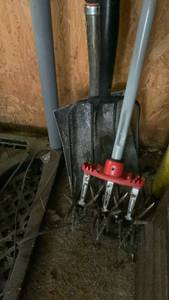 lot 3112 image: Pitch fork, cultivator and shovel