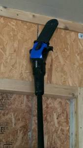 lot 3115 image: Kobalt 40 V pole saw with charger and battery