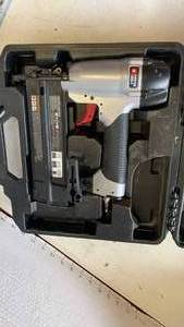 lot 3225 image: Porter Cable FN250C 16 Gauge Finish Nailer with Case