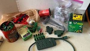 lot 3232 image: Christmas light accessories and more