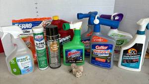 lot 3319 image: Bug killers and fingicide and cleaners