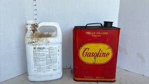 lot 3323 image: Two gallon gas can and Amine 400 weed killer - both almost full