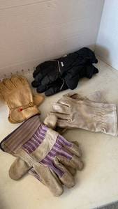lot 3403 image: Gloves