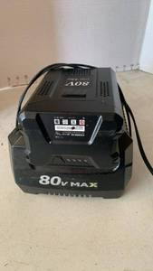 lot 3415 image: Kobalt 80 V charger and battery