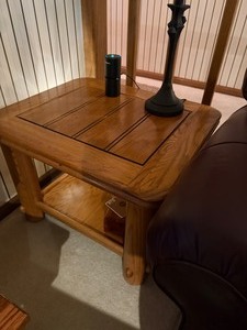 lot 1004 image: Solid Oak End Table with Storage Shelf 21x27x23