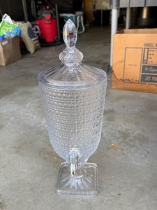 lot 2208 image: Luxury glass drink dispenser. Matches lot 2207