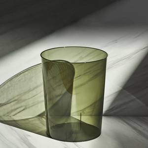 lot 19213 image: Anyoifax Small Trash Can Plastic Wastebasket 1.5 Gallon Round Garbage Container Bin for Bathroom, Bedroom, Kitchen, College Dorm, Office, Craft Room - Clear & Green - Retail $14
