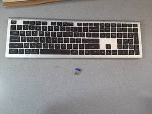 lot 19352 image: TeckNet Wireless Keyboard with USB Receiver - Retail $25