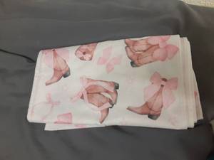 lot 19464 image: 108 Long x 13 Wide Table Runner  - Retail $0
