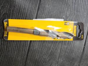 lot 16785 image: DeWALT DW1622 - Drill bit - for wood  metal  plastic - point - 0.63 in - length 6 in - Retail $22