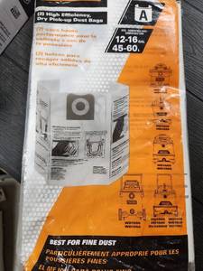 lot 16827 image: MOLD VF3502 Vacuum Cleaner Bags for Ridgid (2 Pack) - Retail $28
