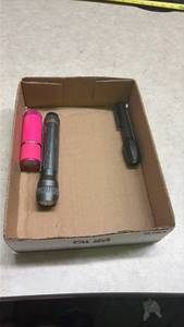 lot 1362 image: 3 LED Flashlight Set.