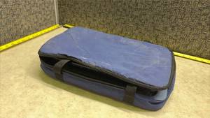 lot 1369 image: Anchor Hocking Glass Baking Dish with Lid and Carrying Case