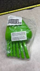 lot 1400 image: Chicken Farmers Market Food Scoop