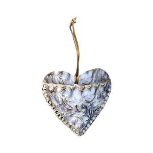 lot 31962 image: DTSFHTDAL Retro Heart Shaped Plant Pots, Indoor Vertical Wall Hanging Garden Small Plant Pots Succulent Planter Hanging Plant Holder for Window Decorations for Living Room Office (Silver) - Retail $12