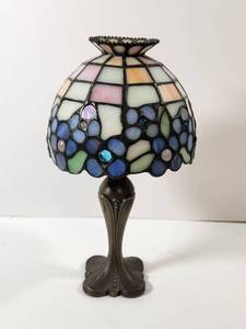 lot 96 image: Tiffany Lamp Tea Light Holder