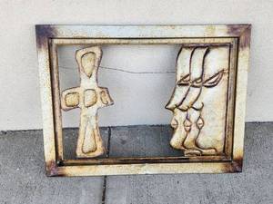 lot 105 image: Decorative Metal Wall Art with Profile and Cross Design