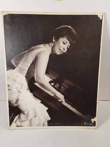 lot 129 image: Maurice Seymour Chicago Photography Studio Portrait
