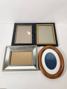 lot 135 image: Picture Frames Mixed Lot Assortment