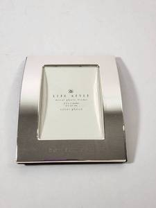 lot 139 image: Daddys Little Girl Silver Plated Photo Frame