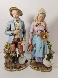lot 151 image: Country Farmer Couple Porcelain Figurines Set by Homco