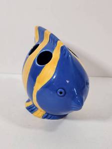 lot 152 image: Blue and Yellow Striped Tropical Fish Ceramic Toothbrush Holder
