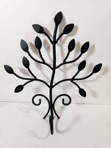 lot 169 image: Black Metal Tree Design Wall Hook