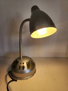 lot 172 image: Gooseneck Desk Lamp