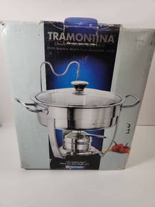 lot 203 image: Tramontina 3 Quart Stainless Steel Chafing Dish Set