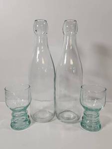 lot 224 image: Clear Glass Bottle Set with Pair Of Small Glasses