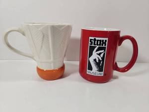 lot 238 image: Museum Coffee Mugs Set - Nelson Atkins Art Museum & Stax Museum Memphis