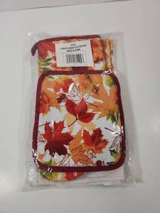 lot 260 image: 4 Piece Autumn Leaves Kitchen Set