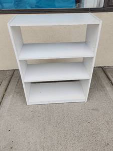 lot 274 image: White Three-Shelf Bookcase Storage Unit